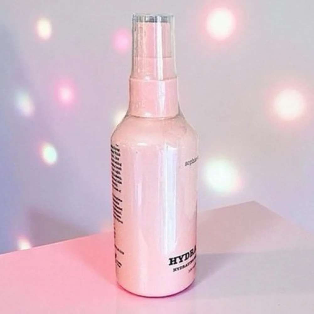 Sophie + Mabelle Hydra Hold Hydrating Setting Spray